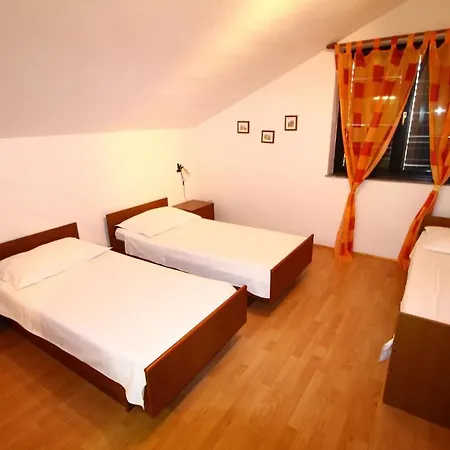 Apartmán With Parking Space Tribunj, Vodice - 12529 Tribalj